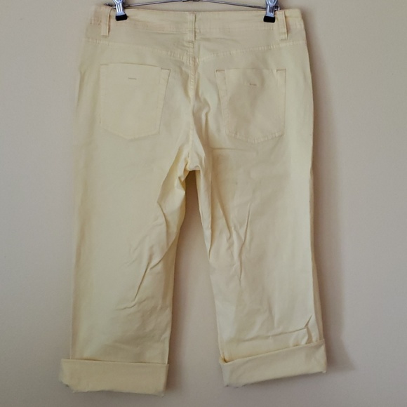 Summer yellow crisp cotton capris pants. NWOT - Picture 2 of 3